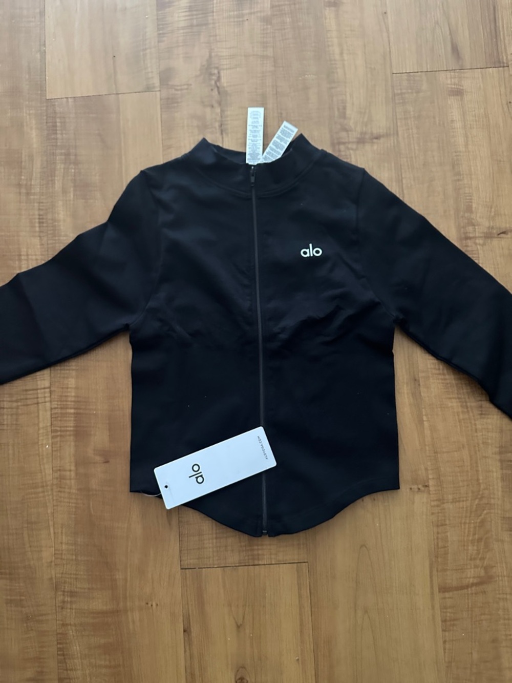 Alo Zip up & Bra and Shorts 3 piece set